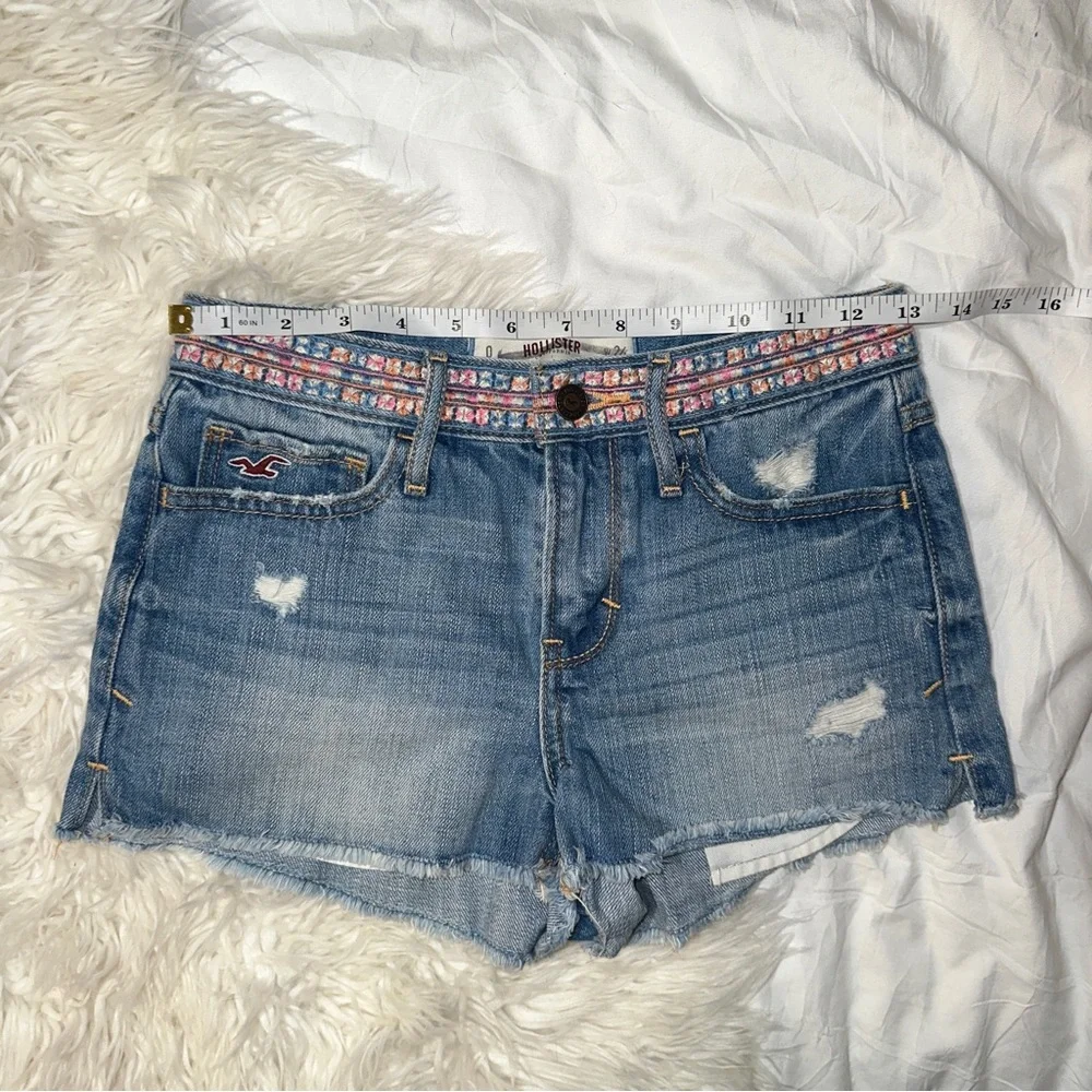 Hollister | Y2K Embroidered Waistband Distressed Denim Mini Shorts 0/24